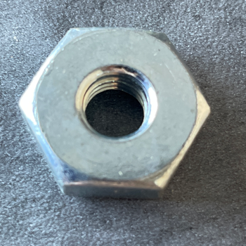 [0000 955 0801] TUERCA TAPA CADENA M8