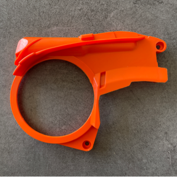 TAPA FRENO CADENA MG6018