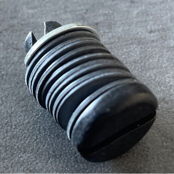 [1140 140 9200] TORNILLO CIERRE CUBIERTA STIHL