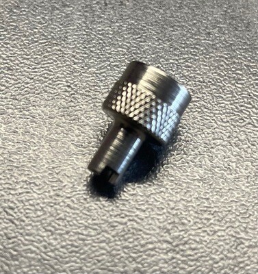 [99-5564] TAPA VALVULA RUEDA CON LLAVE INSERTO