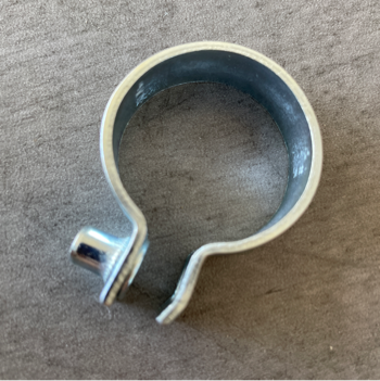 [D546HXP-056] ABRAZADERA SOPORTE AMORTIGUADOR BARRA D546HXP (B15)