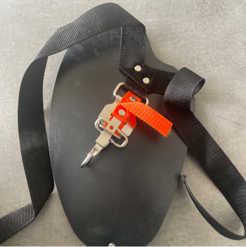 [99-1256] SOPORTE APOYO DESBROZADORA PARA ARNES